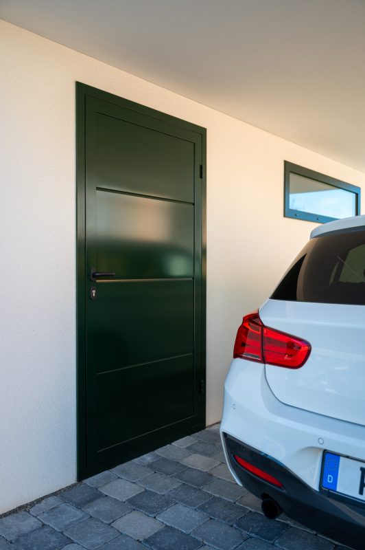 Beton Einzelgarage mit Carport