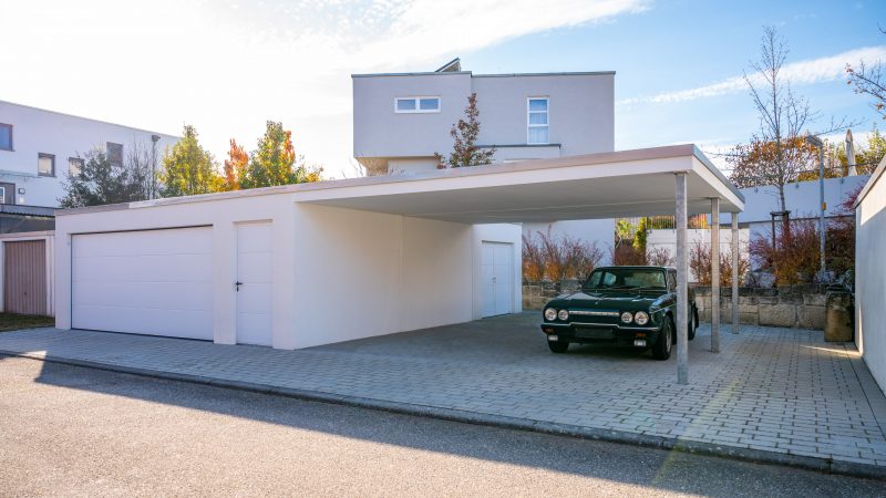 Beton carport mit großraumgarage