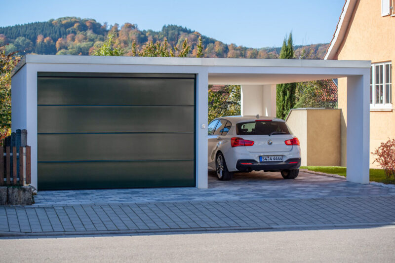 Betonfertiggarage mit Carport