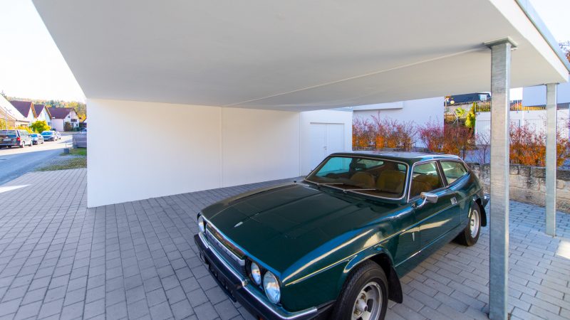 Beton carport mit großraumgarage