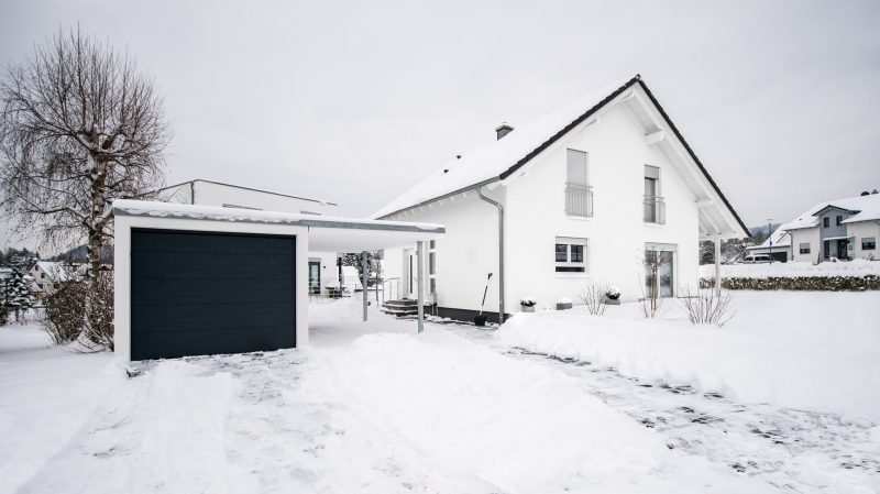 Beton Einzelgarage mit Carport