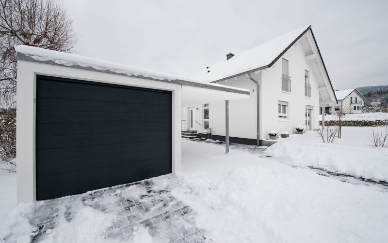 Beton Einzelgarage mit Carport