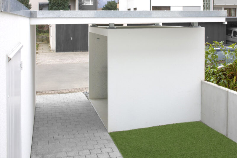 Einzelgarage mit Mehrzweckraum