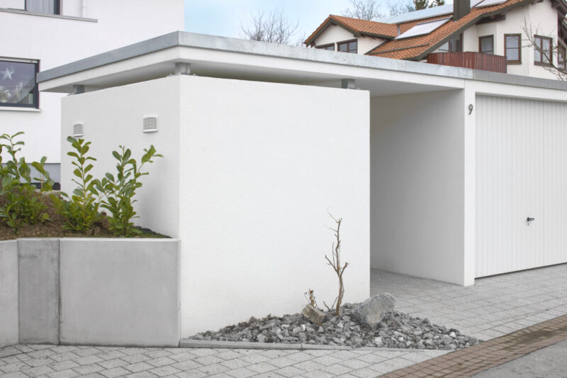 Einzelgarage mit Mehrzweckraum