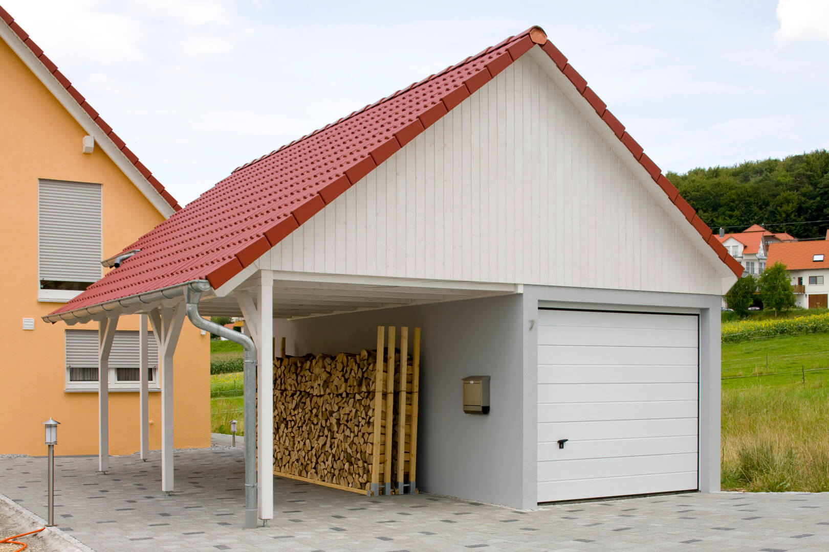 Ausstattung und Zubehör für Garage und Carport